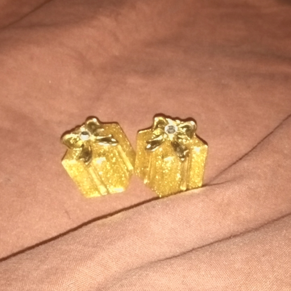 Vintage Christmas present earrings
